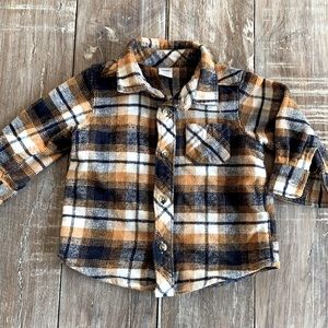 Old navy plaid flannel shirt